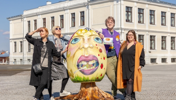 FOTOD Keskväljak sai lõunanaabrite eeskujul pühademunad